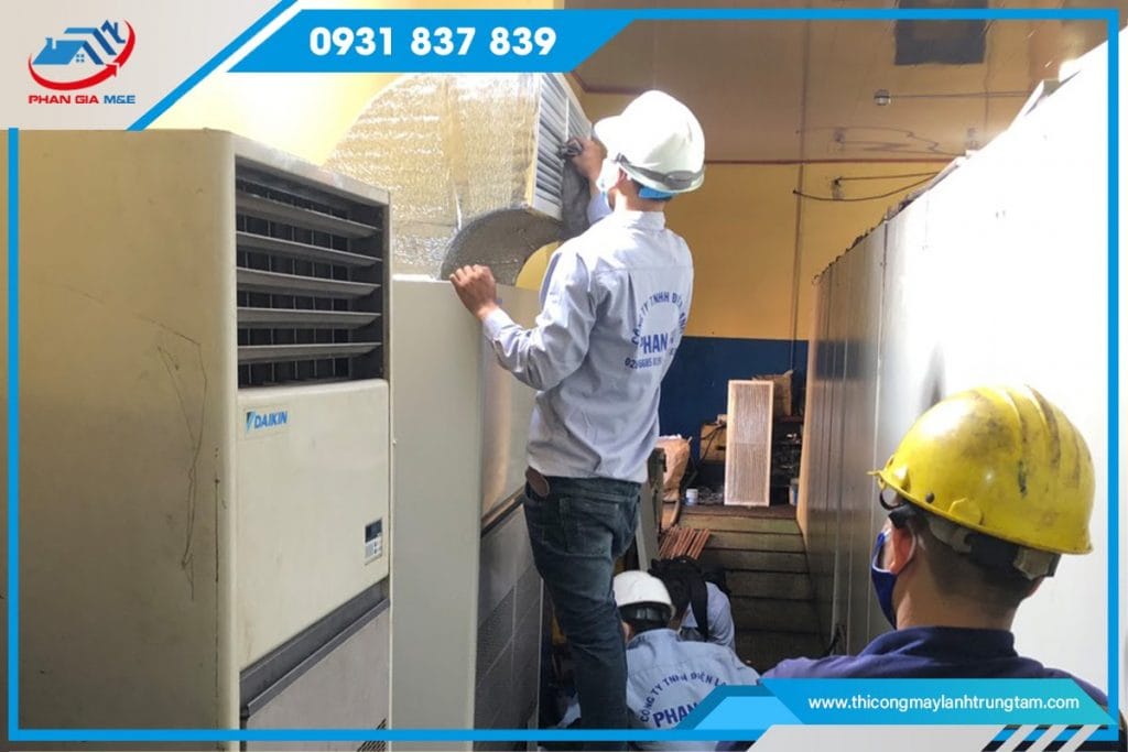 Bước 2 - Chuẩn bị dụng cụ thi công lắp đặt máy lạnh tủ đứng