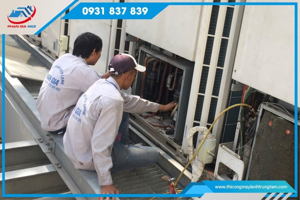Lắp đặt ống gas, đường ống xả nước và lớp bảo ôn cách nhiệt
