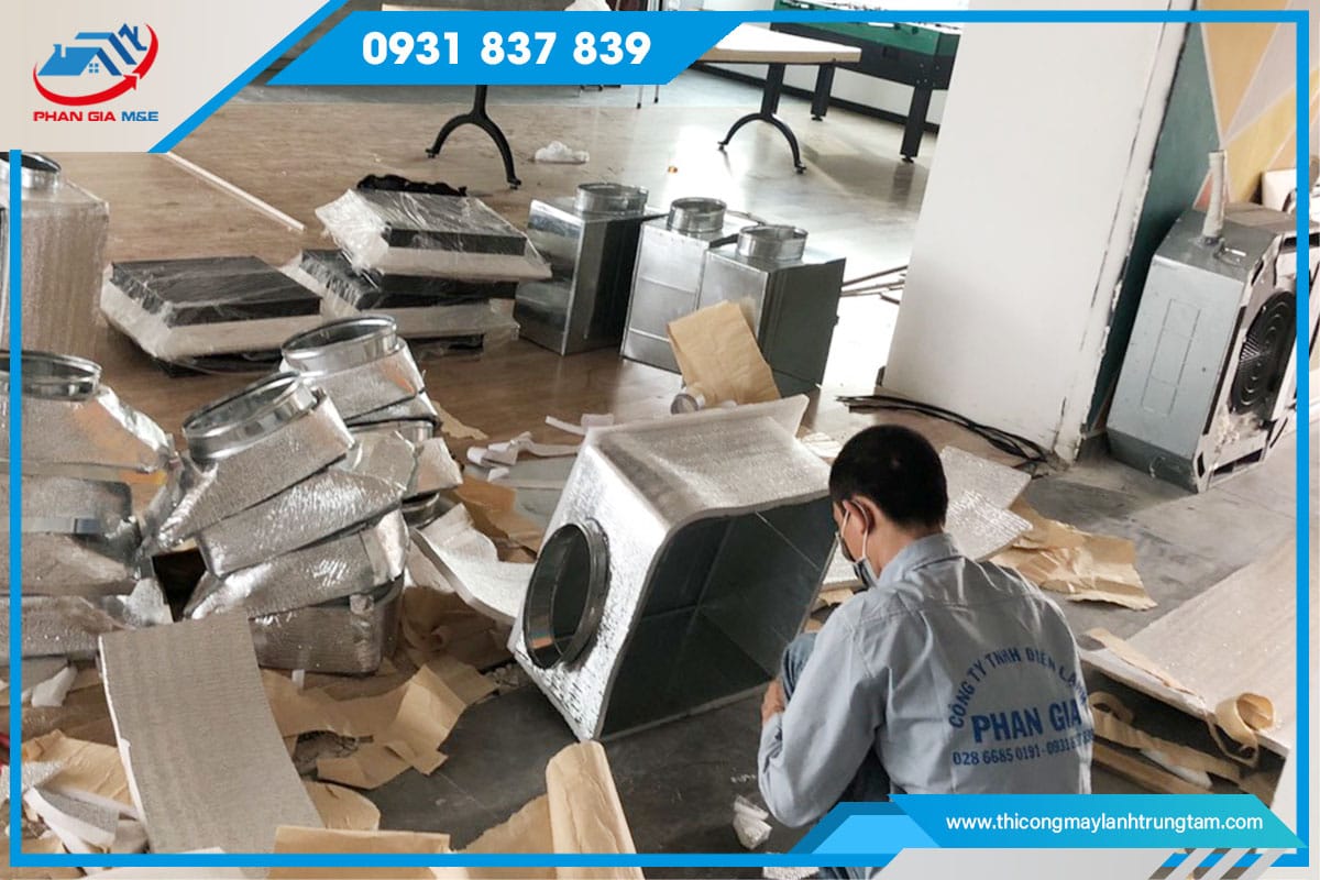 Lắp đặt dàn nóng cho máy lạnh âm trần nối ống gió