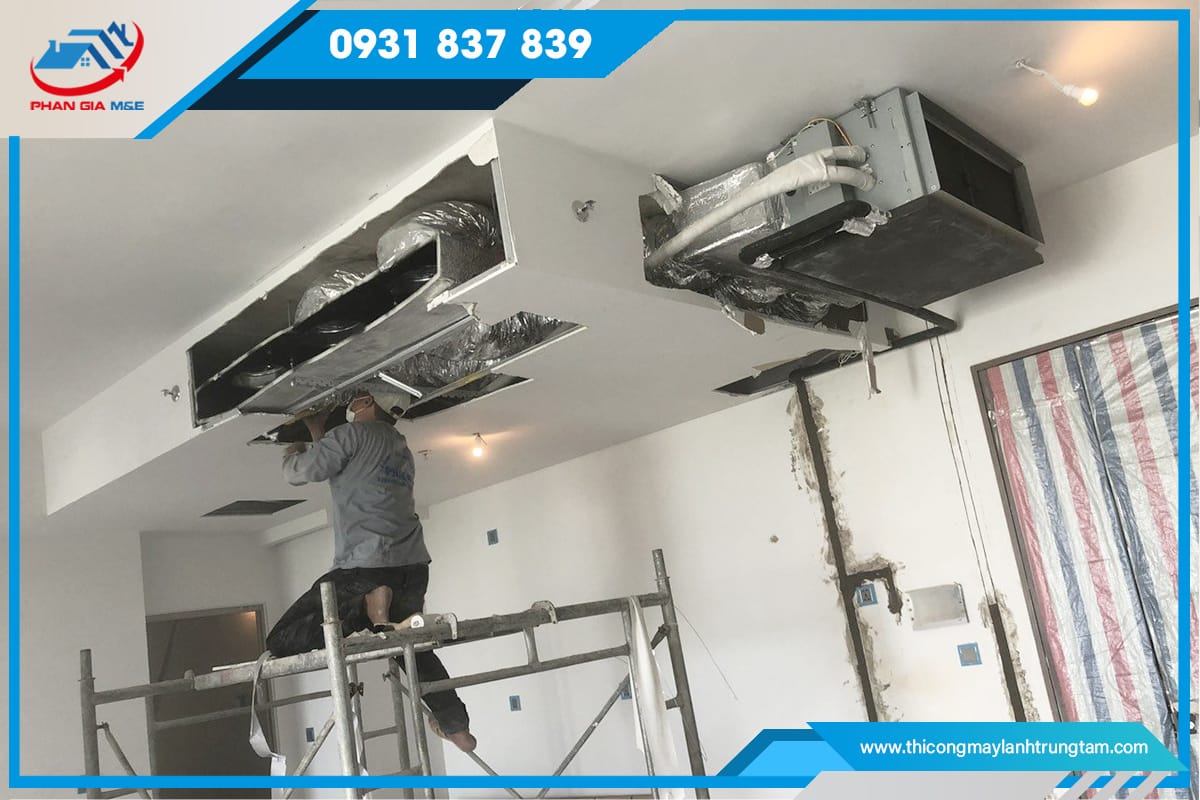 Có 2 cách điều khiển: cục bộ và trung tâm 